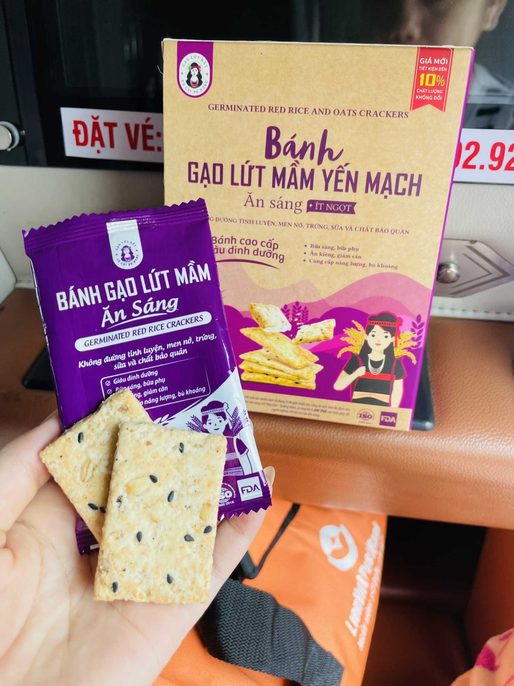 Bánh Mầm Gạo Lứt Yến Mạch Bhnong