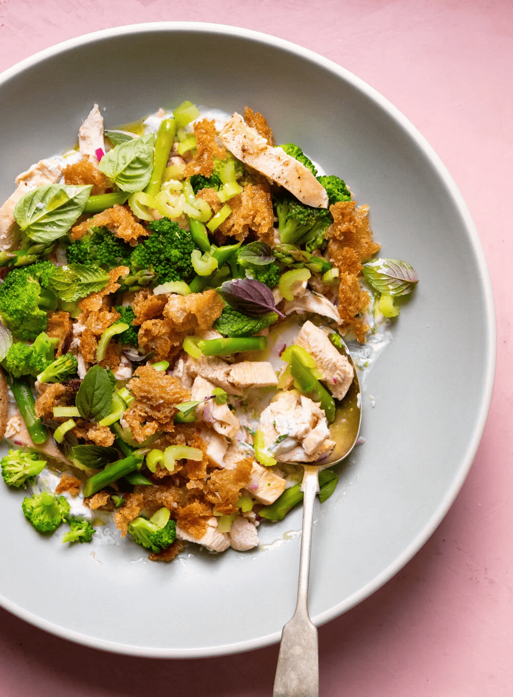 Salad ức gà thực đơn ăn kiêng