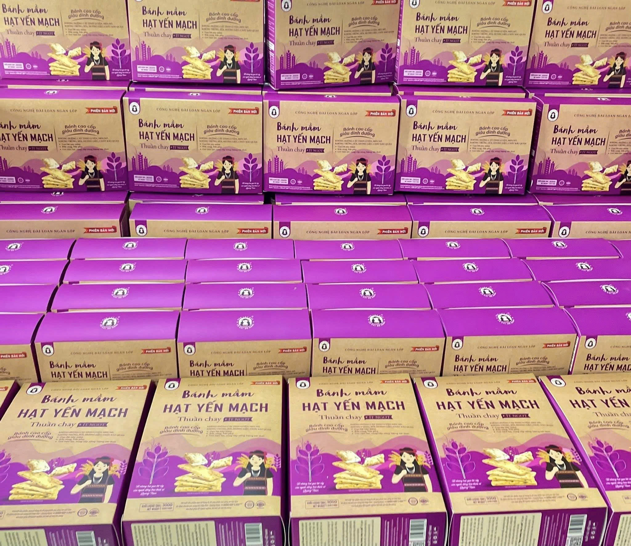 Bánh gạo lứt mầm yến mạch được chứng nhận ISO và OCOP 4 sao